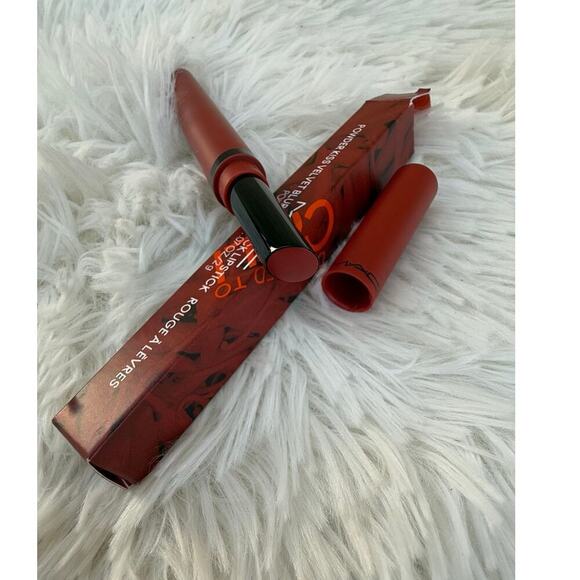 NEW MAC Powder Kiss Velvet Blur Slim Stick Lipstick In Devoted To Chili 2g - Picture 1 of 10